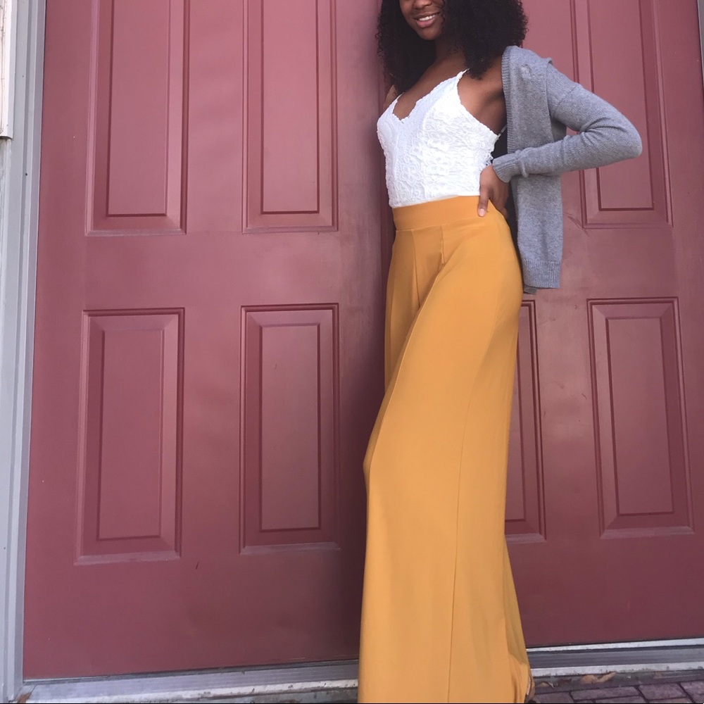 Yellow flare pants - Picture 1 of 1